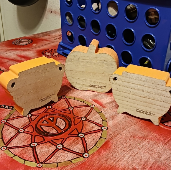 5/$20 - Mini Halloween themed chalkboard decor - Picture 5 of 5